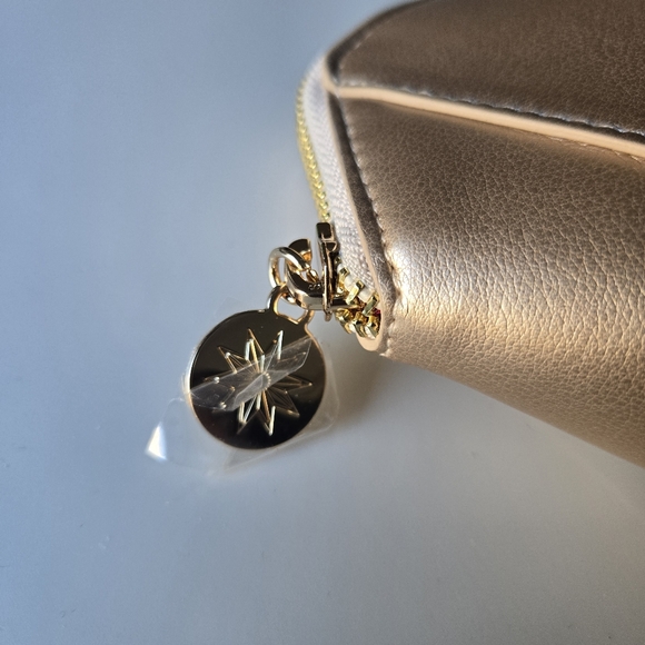 NWOT Bobbi Brown Gold Metallic Makeup Bag Cosmetic Travel Pouch Zipper Case - Picture 7 of 10